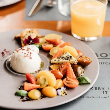 بيت ضيافة Royal Piazza 4*