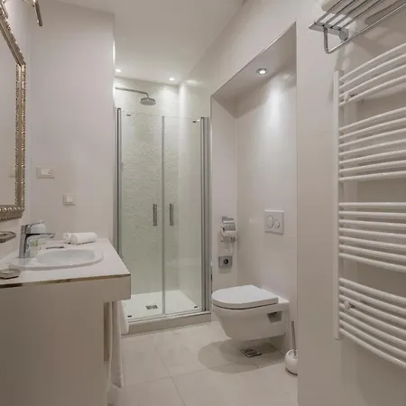 Royal Piazza 招待所