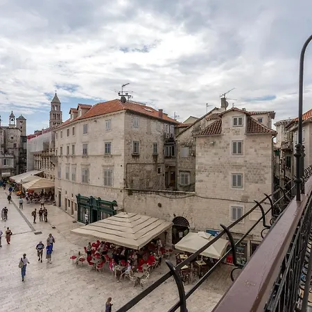 Πανσιόν Royal Piazza