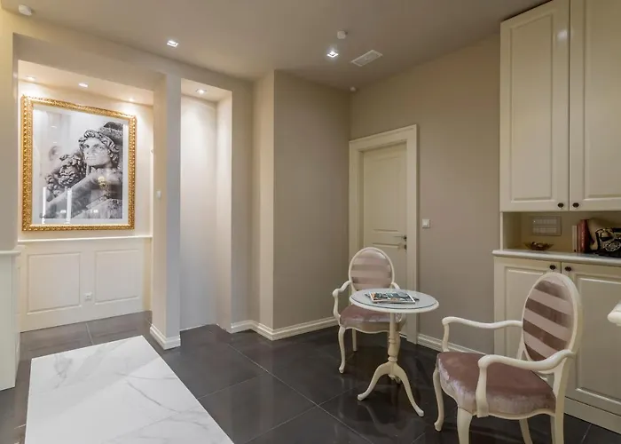 Royal Piazza Guest house 4*