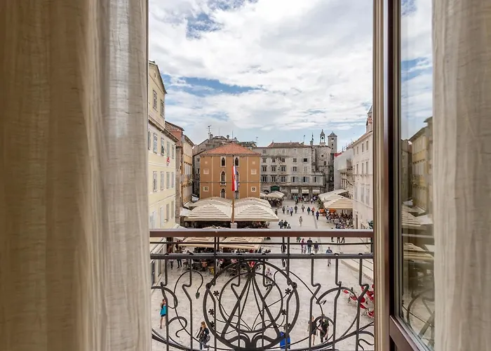 Guest house Royal Piazza 4*