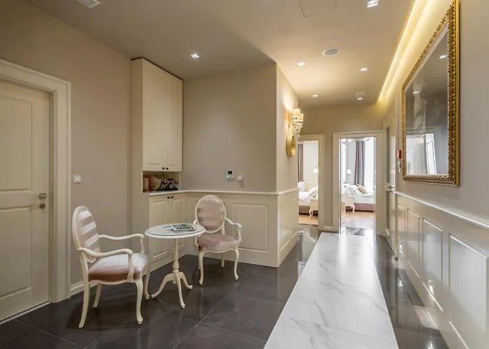 Royal Piazza Guest house 4*