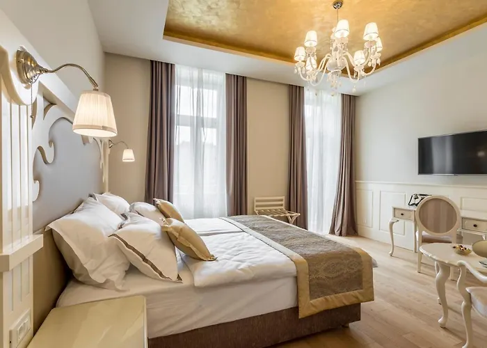 Royal Piazza Guest house